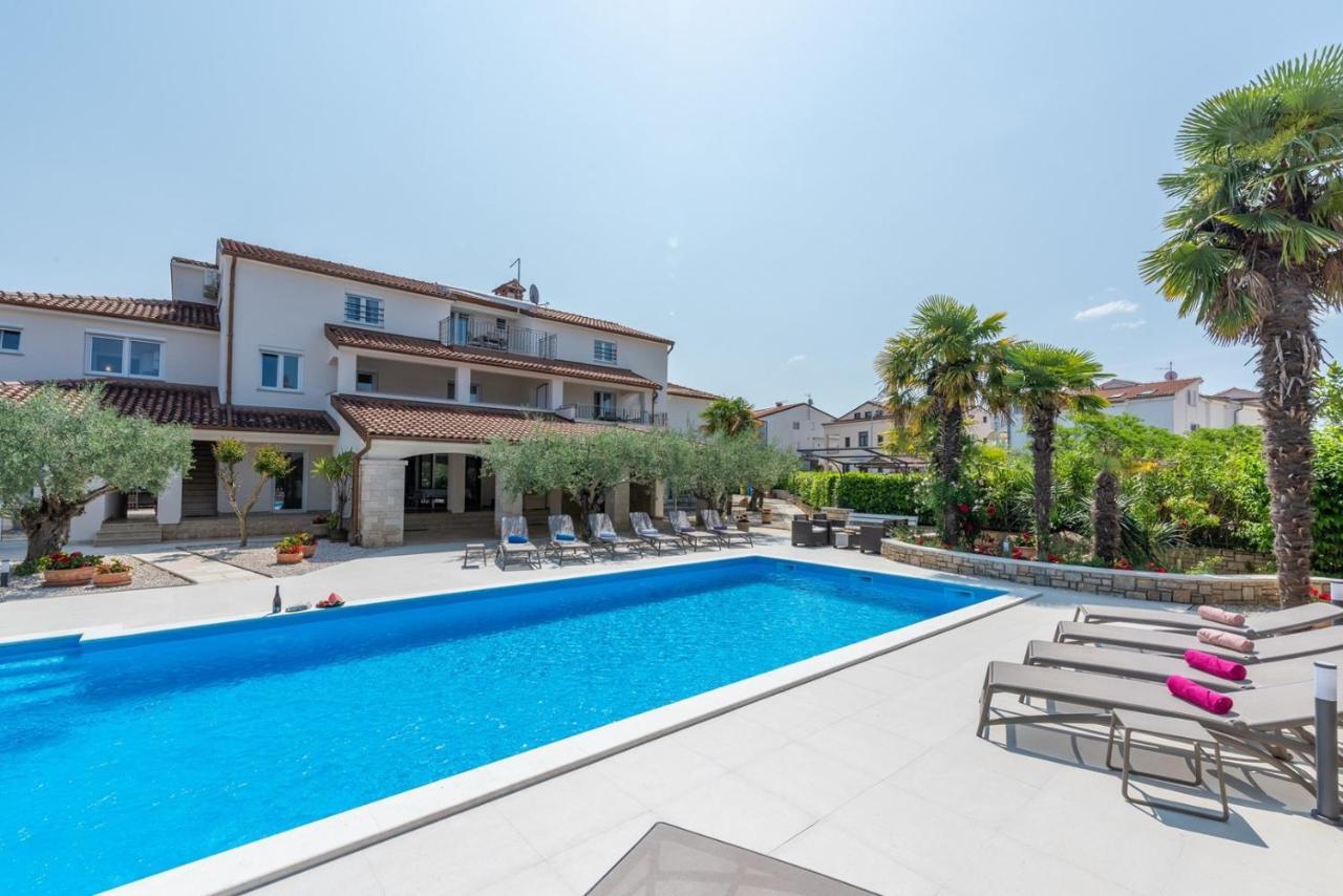 Villa Hope - Apartments With Shared Pool بوريتش المظهر الخارجي الصورة
