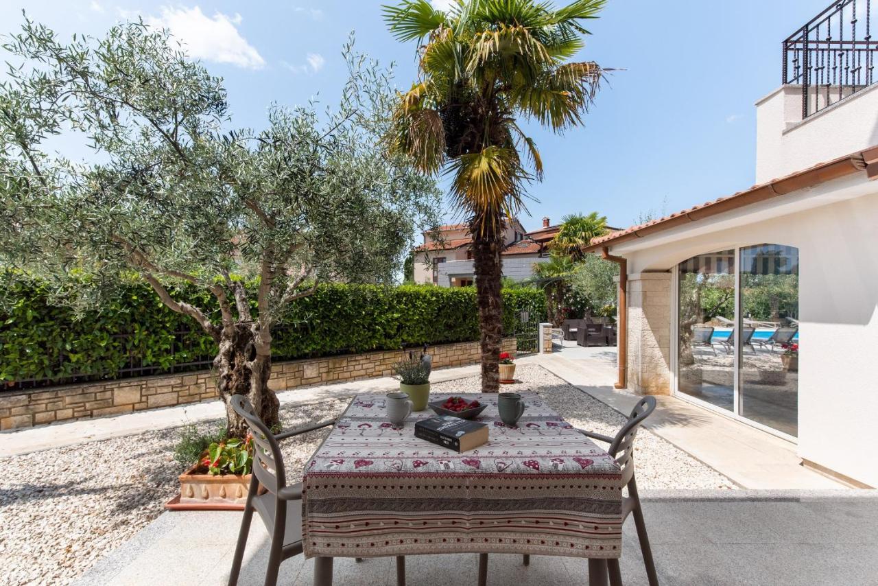 Villa Hope - Apartments With Shared Pool بوريتش المظهر الخارجي الصورة