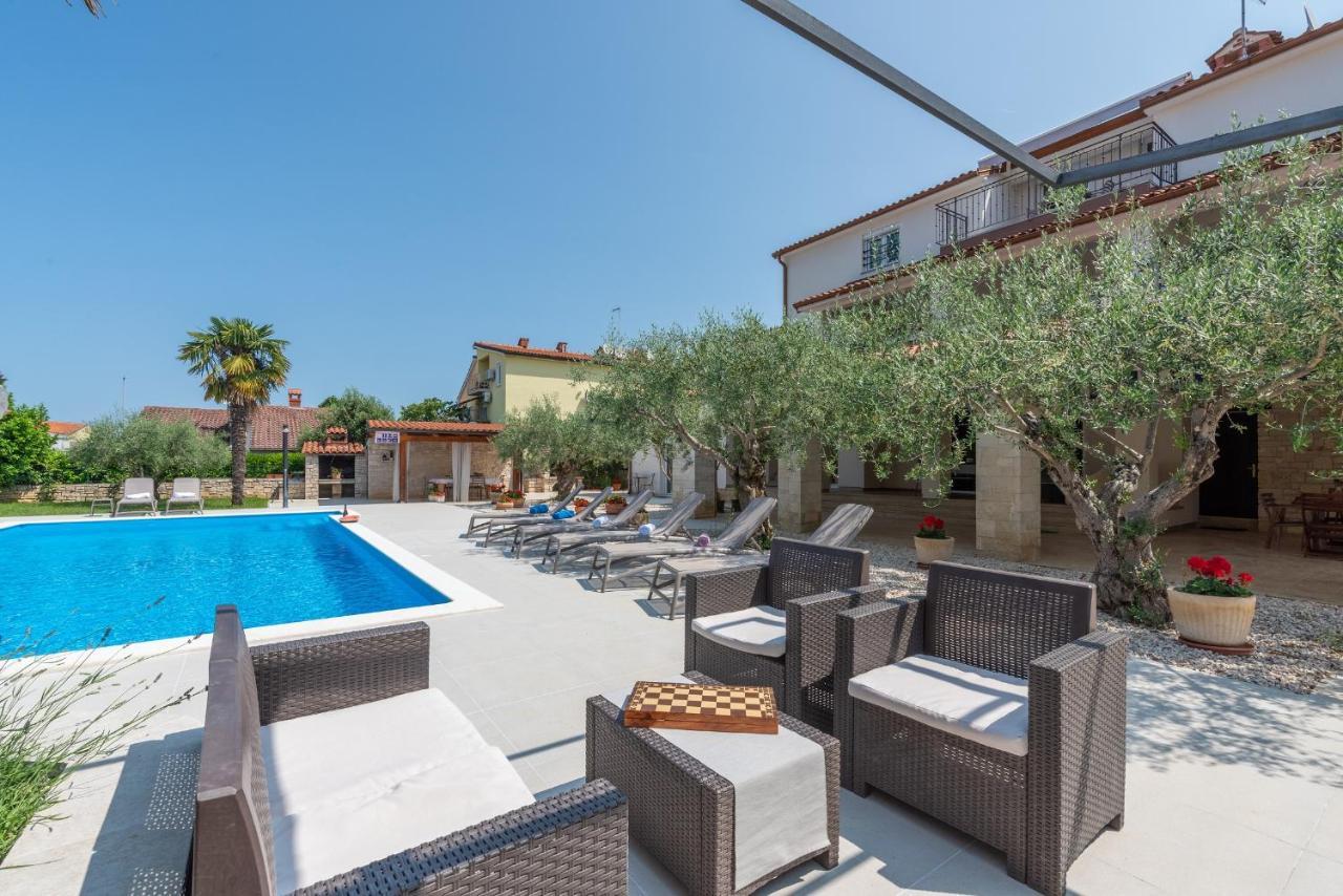 Villa Hope - Apartments With Shared Pool بوريتش المظهر الخارجي الصورة