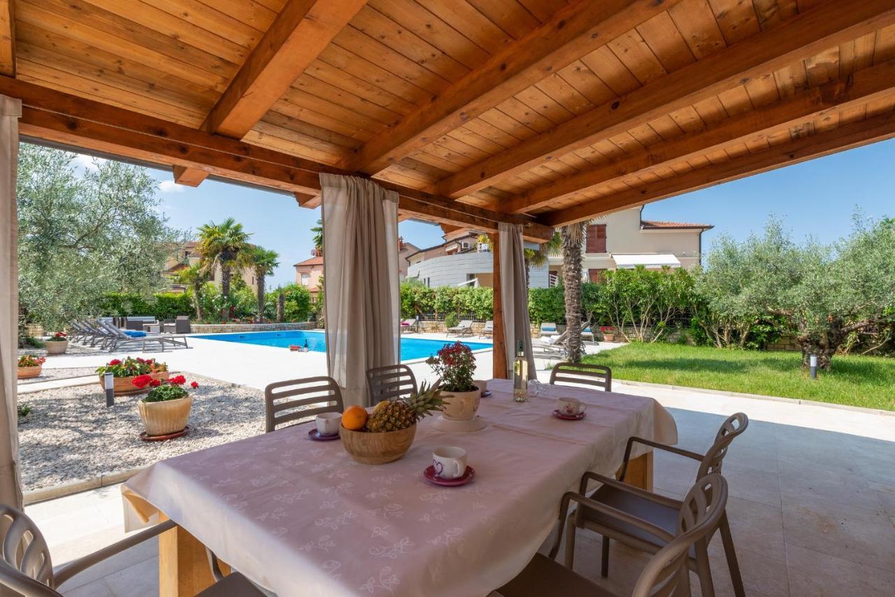 Villa Hope - Apartments With Shared Pool بوريتش المظهر الخارجي الصورة