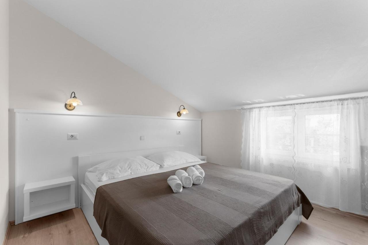 Villa Hope - Apartments With Shared Pool بوريتش المظهر الخارجي الصورة