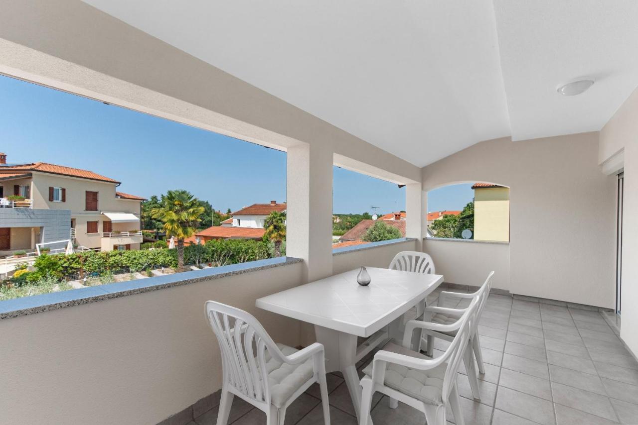Villa Hope - Apartments With Shared Pool بوريتش المظهر الخارجي الصورة