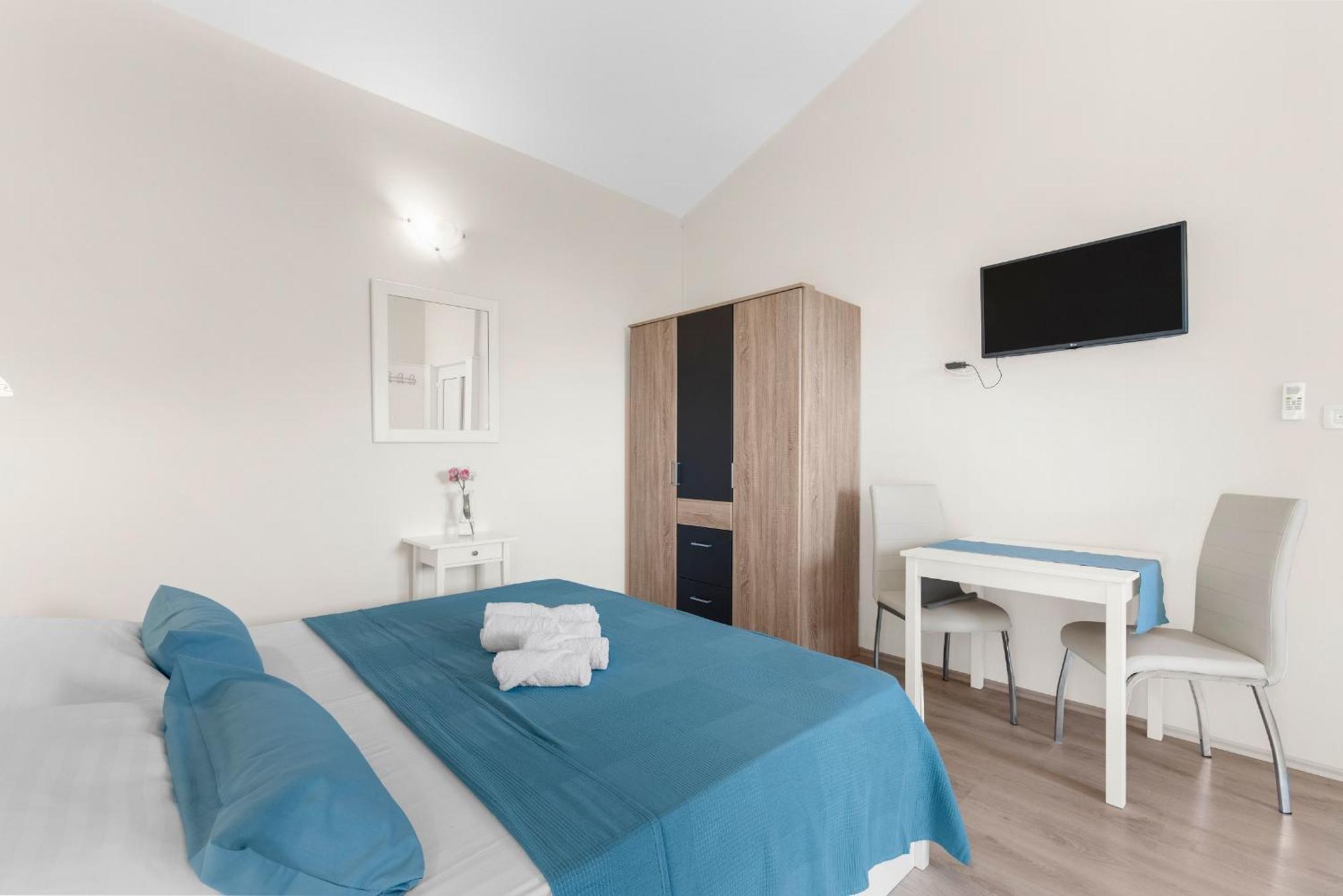Villa Hope - Apartments With Shared Pool بوريتش الغرفة الصورة