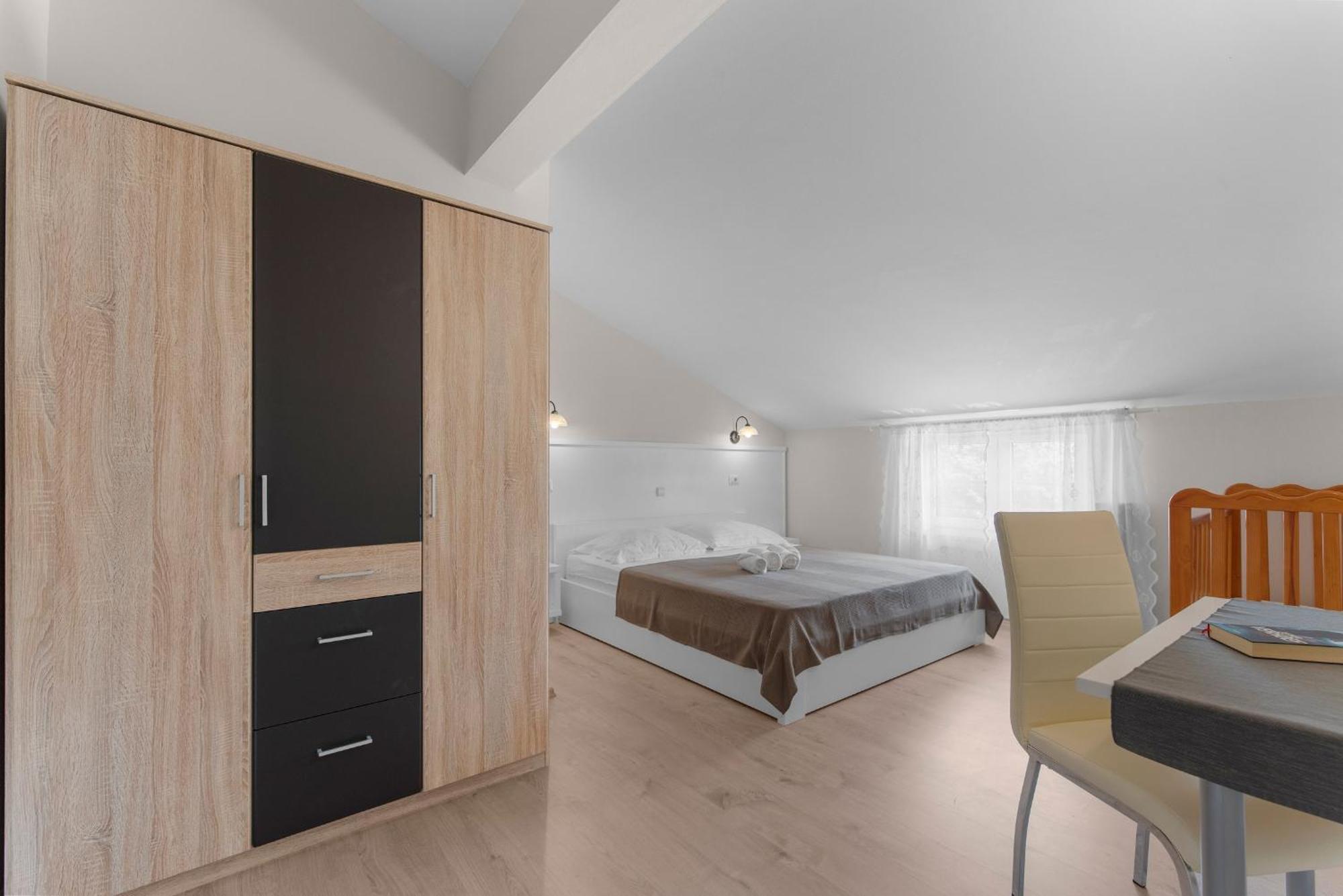 Villa Hope - Apartments With Shared Pool بوريتش الغرفة الصورة