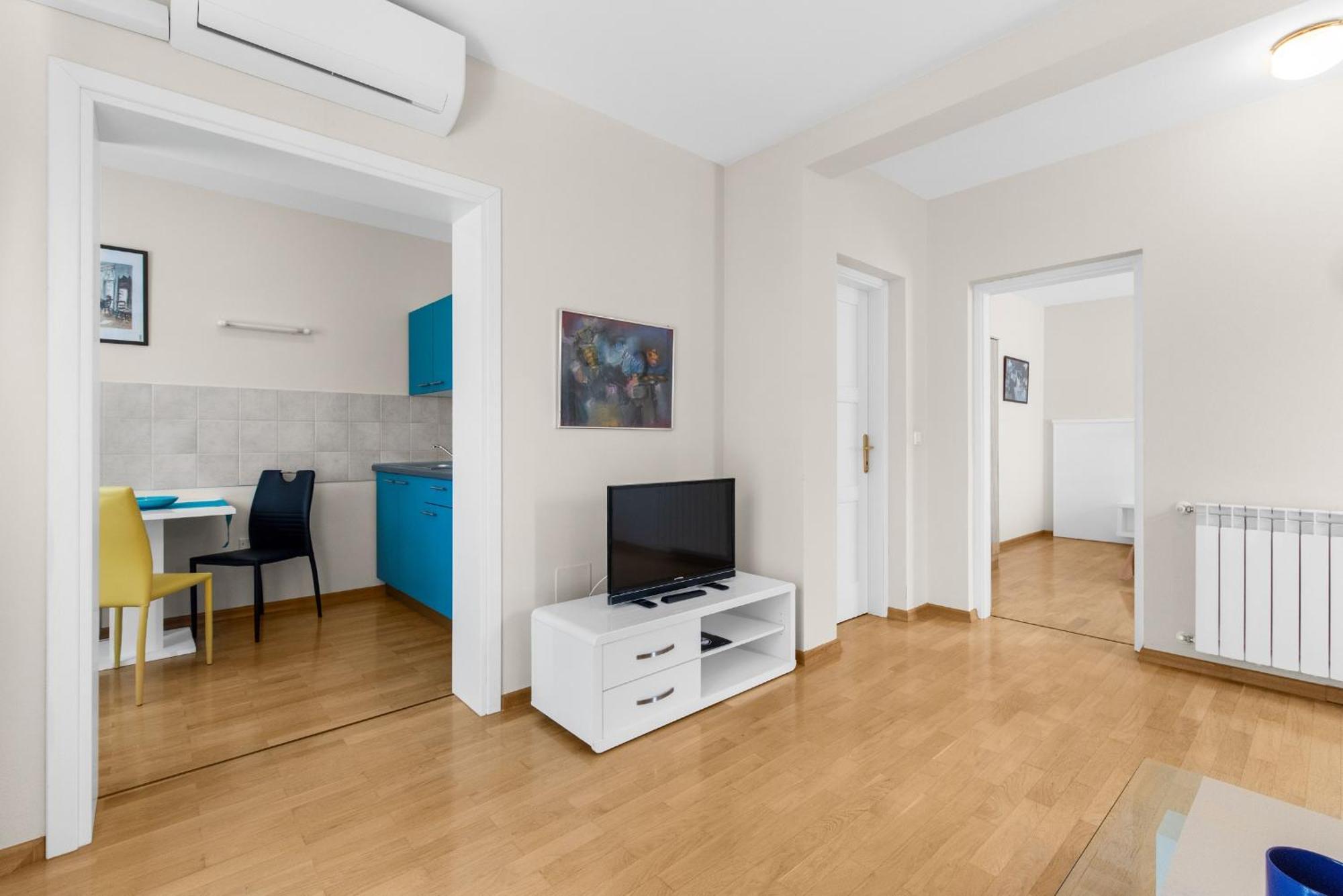Villa Hope - Apartments With Shared Pool بوريتش الغرفة الصورة