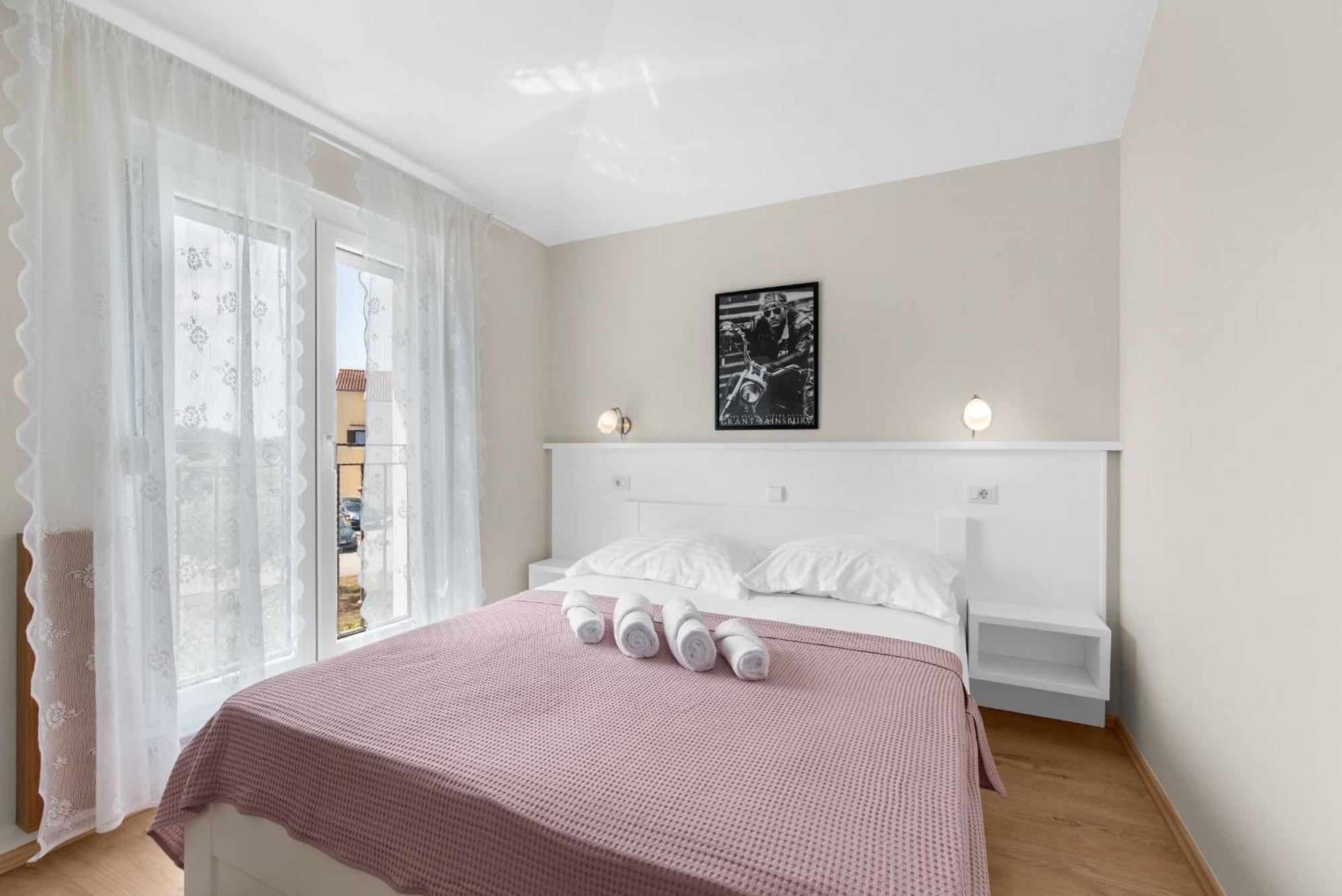 Villa Hope - Apartments With Shared Pool بوريتش الغرفة الصورة